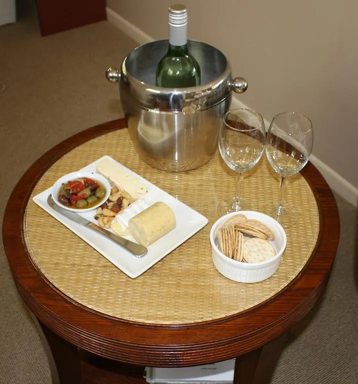 At Sunrise Cottages Montville Bed & Breakfast