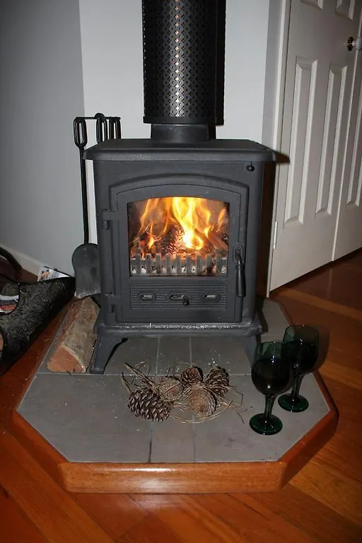 **** Bed & Breakfast At Sunrise Cottages Montville Australia