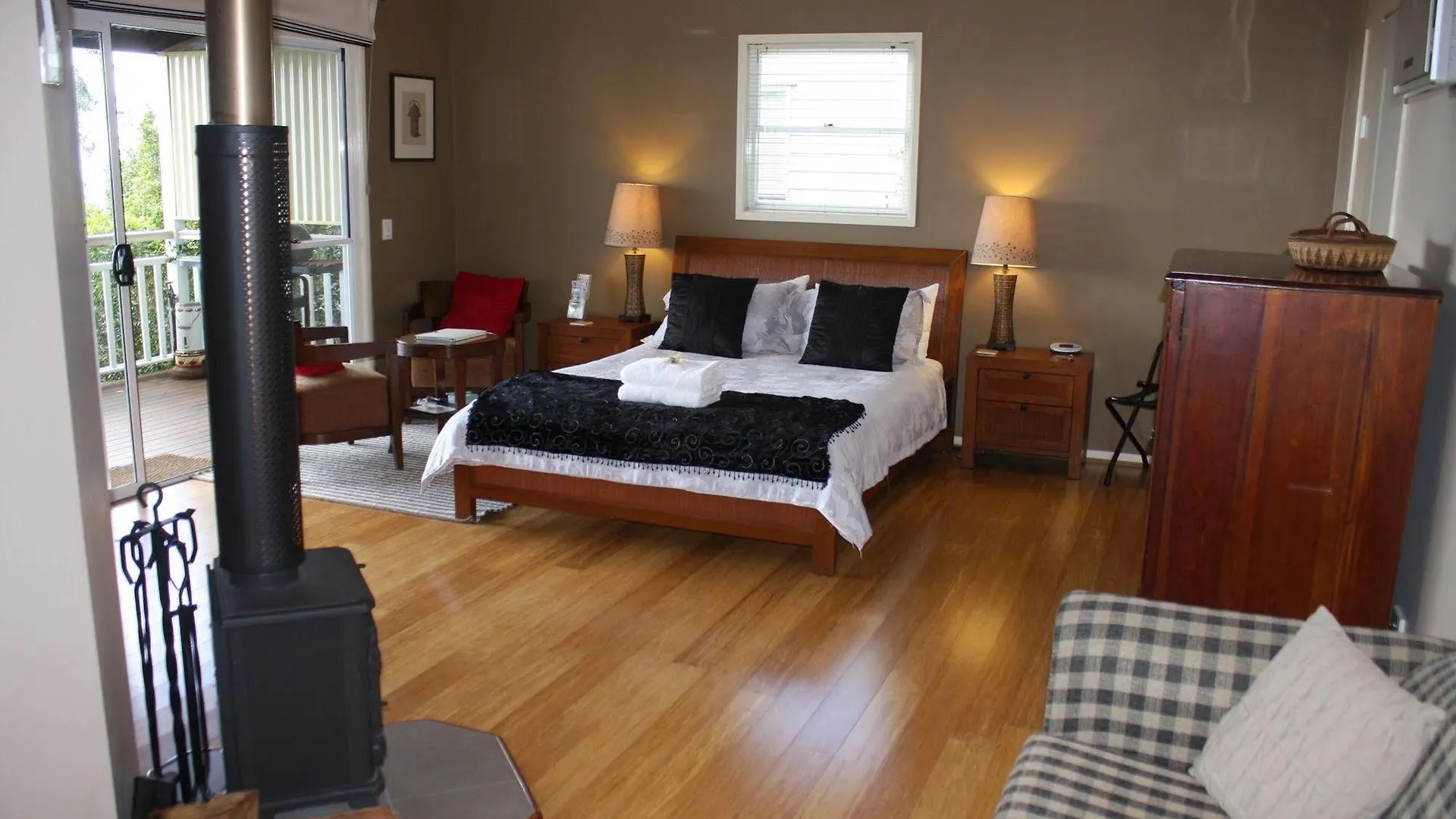 At Sunrise Cottages Montville